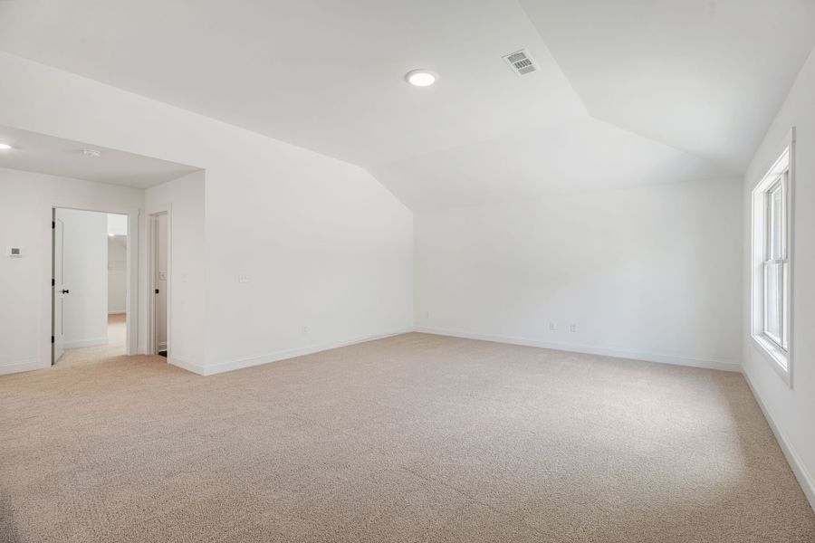Spacious, unfurnished interior of a new home in Flint Farms, Concord (Image 43).
