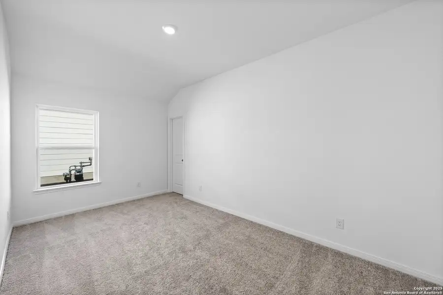 Spacious, unfurnished interior of a new home in Preserve at Medina, Von Ormy (Image 14).