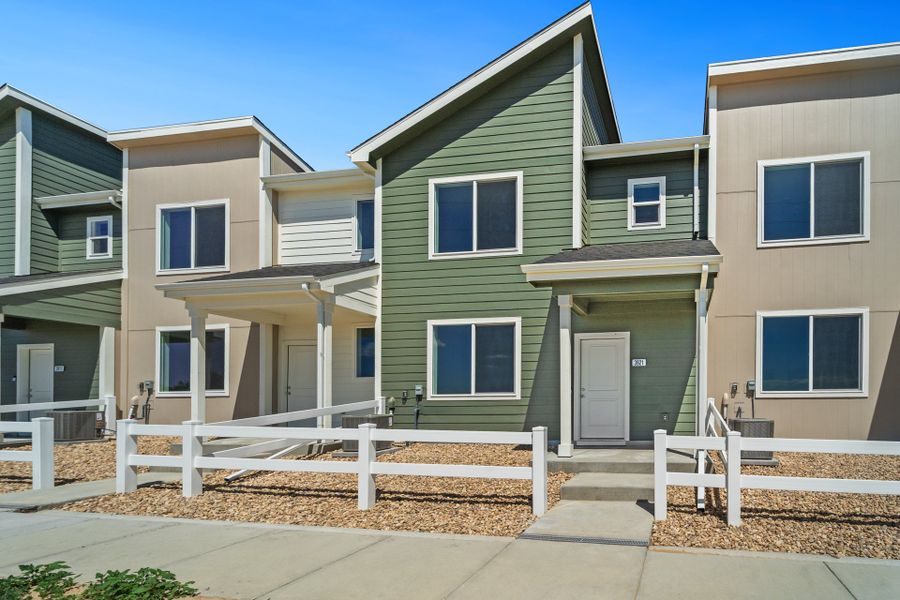 3921 Green Ct - Front Exterior