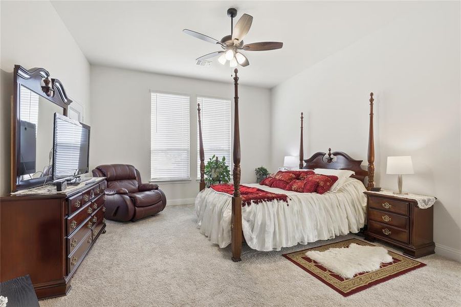 Furnished interior view inside a new home in Oak Hills, Burleson (Image 14).