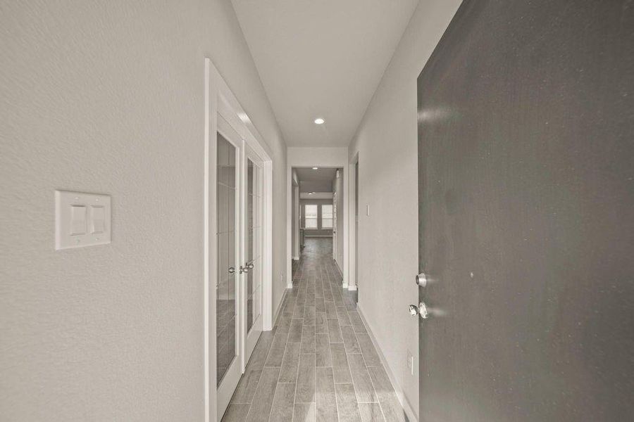 Spacious, unfurnished interior of a new home in Barton Creek Ranch, Conroe (Image 27). Spacious, unfurnished interior of a new home in Barton Creek Ranch, Conroe (Image 27).