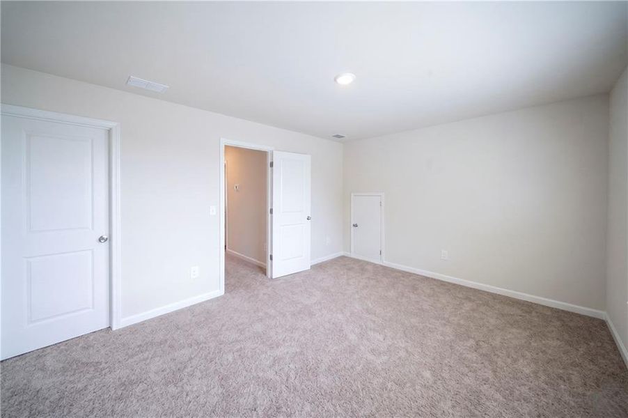 Spacious, unfurnished interior of a new home in , Canton (Image 20).
