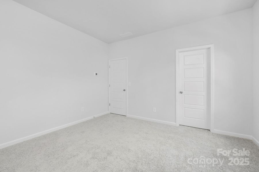 Spacious, unfurnished interior of a new home in Edgewood Preserve, Huntersville (Image 15). Spacious, unfurnished interior of a new home in Edgewood Preserve, Huntersville (Image 15).