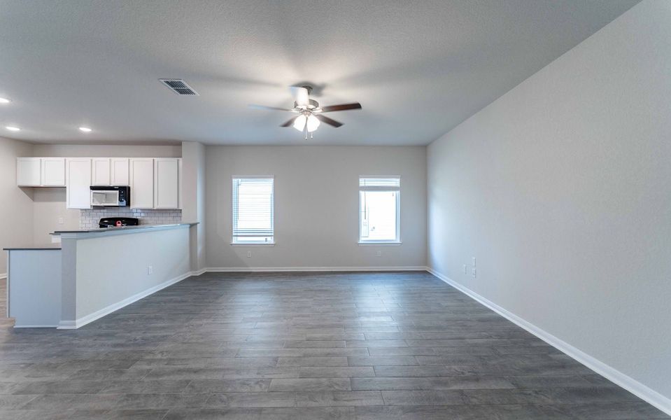 Spacious, unfurnished interior of a new home in Hickory Ridge, Elmendorf (Image 10). Spacious, unfurnished interior of a new home in Hickory Ridge, Elmendorf (Image 10).