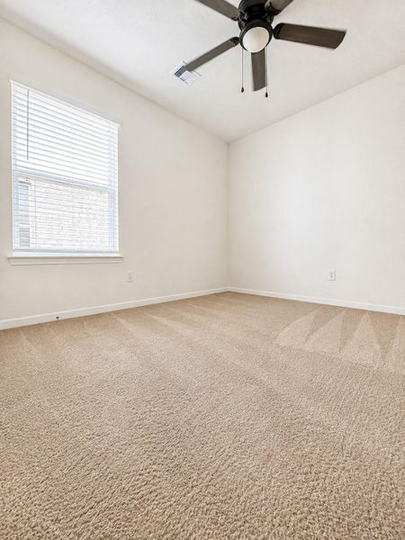 Spacious, unfurnished interior of a new home in , Texas City (Image 12).