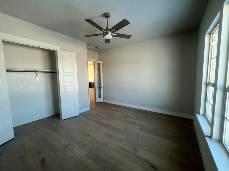 Spacious, unfurnished interior of a new home in Eagle Ridge Estates, Weatherford (Image 13).
