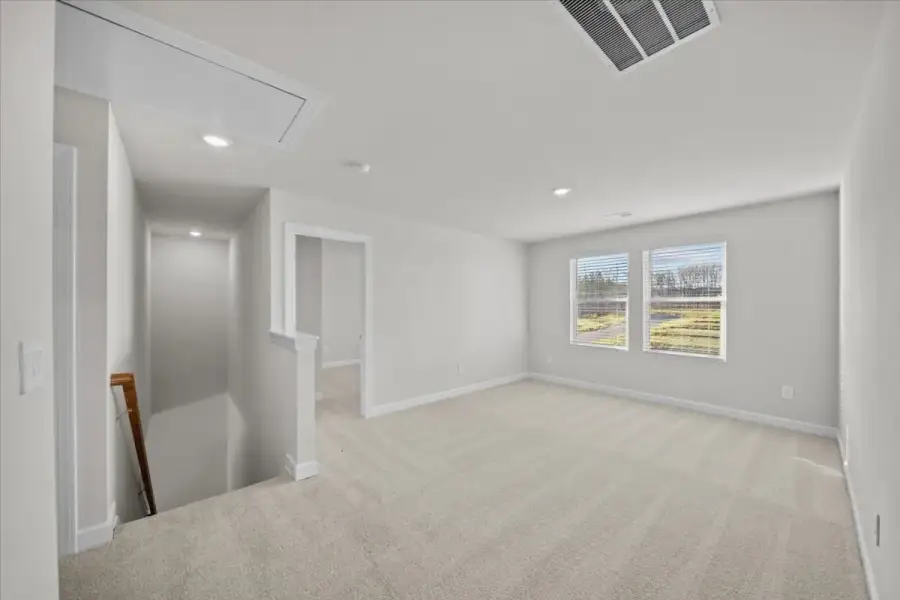 Spacious, unfurnished interior of a new home in Shiloh Valley, Piedmont (Image 14).