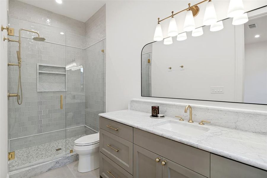 Furnished interior view inside a new home in , Richardson (Image 34).