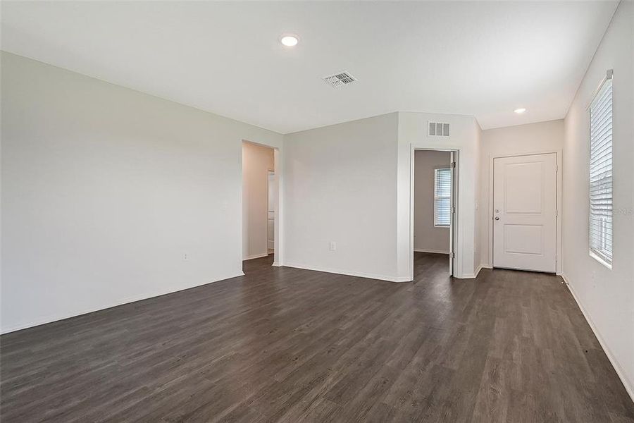 Spacious, unfurnished interior of a new home in Broadleaf, Parrish (Image 13).