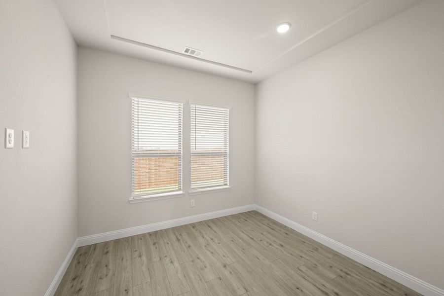 Spacious, unfurnished interior of a new home in Creekview Meadows, Pilot Point (Image 16).
