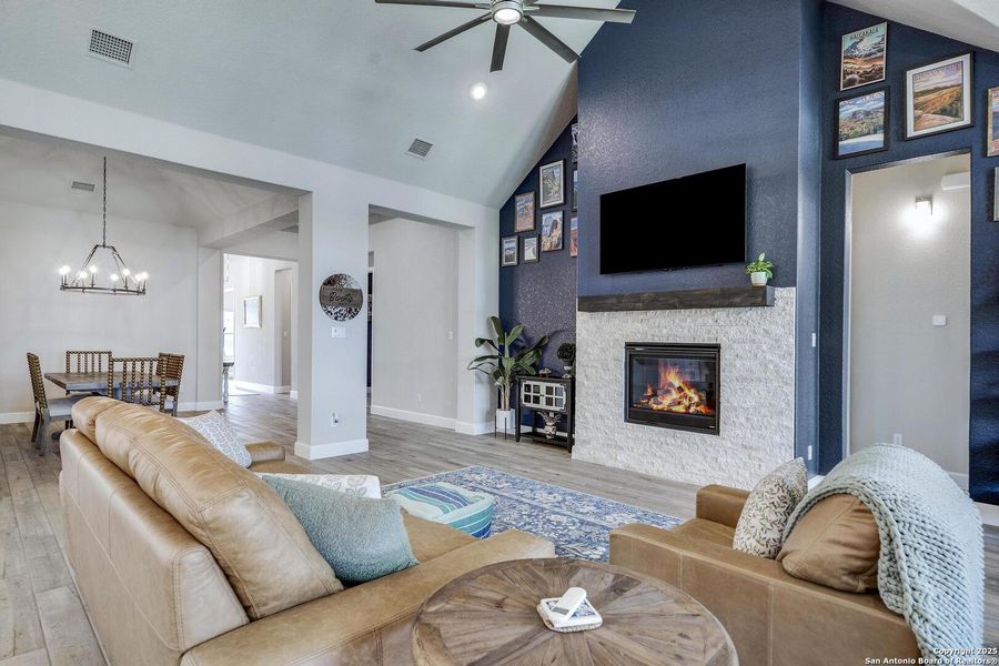 Furnished interior view inside a new home in Balcones Creek 70', Boerne (Image 28).
