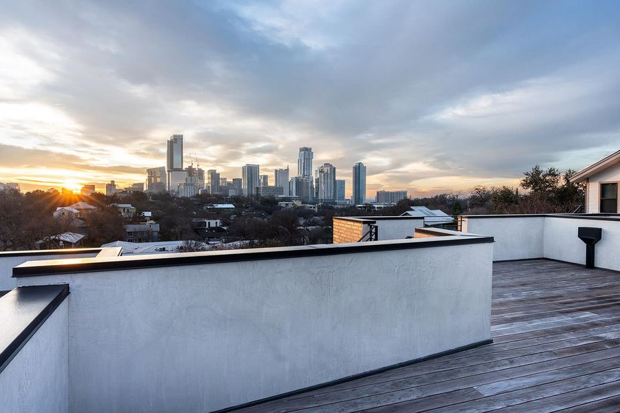 Unrivaled city views await from this generously proportioned rooftop deck, perfect for entertaining. Unrivaled city views await from this generously proportioned rooftop deck, perfect for entertaining.