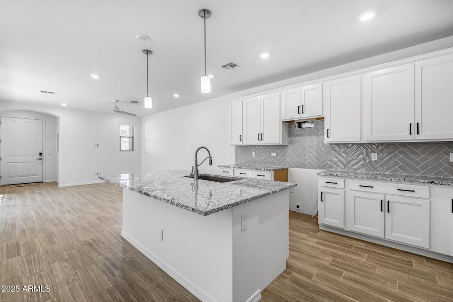 11)KITCHEN 11)KITCHEN