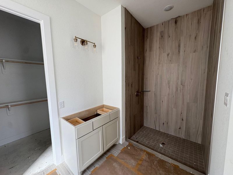 Image 17 of a home in Wood Leaf Reserve.