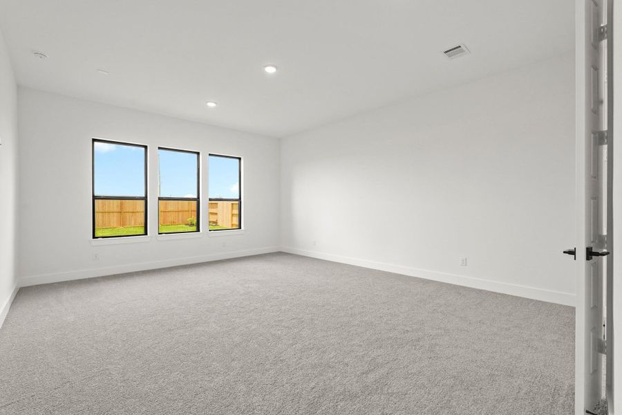 Spacious, unfurnished interior of a new home in Legacy Prairie at Katy Court 60', Katy (Image 9).