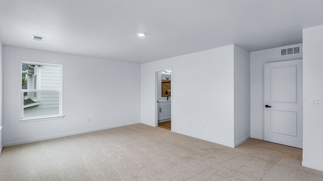 Spacious, unfurnished interior of a new home in Fossil Creek Ranch, Windsor (Image 16).