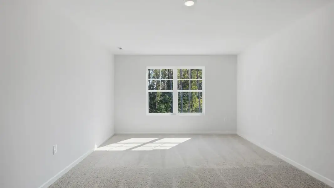 Spacious, unfurnished interior of a new home in Hughes Court, Dawsonville (Image 19).