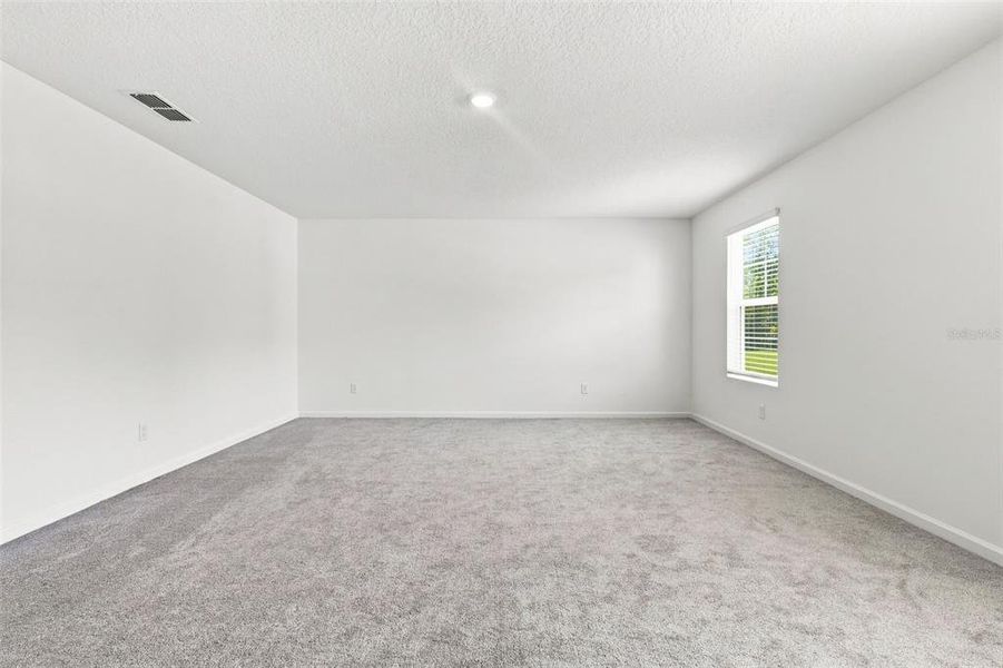 Spacious, unfurnished interior of a new home in Dunns Crossing, Jacksonville (Image 21). Spacious, unfurnished interior of a new home in Dunns Crossing, Jacksonville (Image 21).