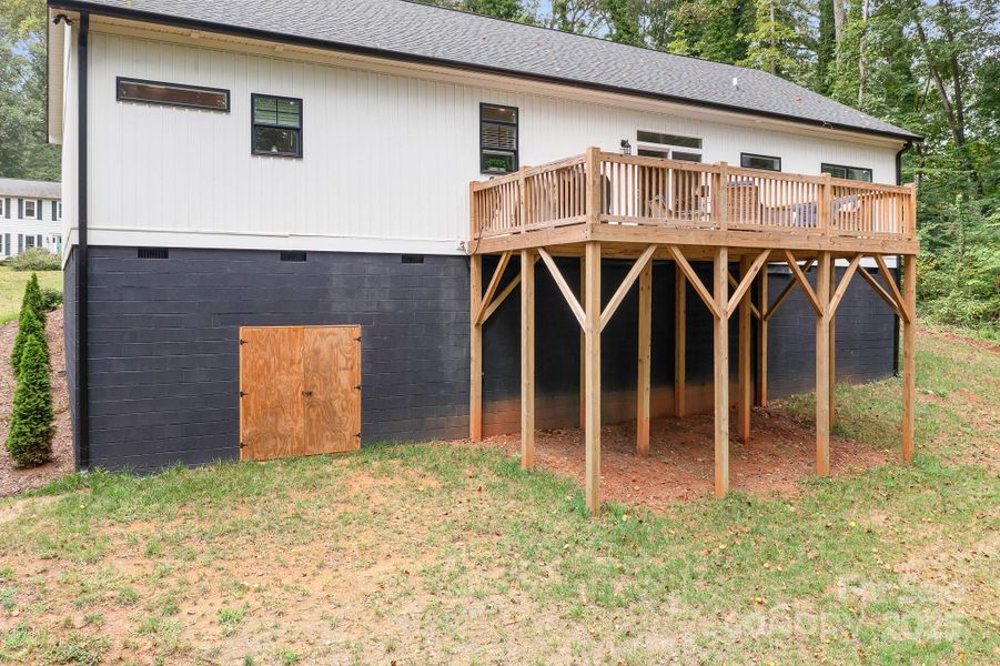 Exterior details and patio area of a home in , Statesville (Image 3).