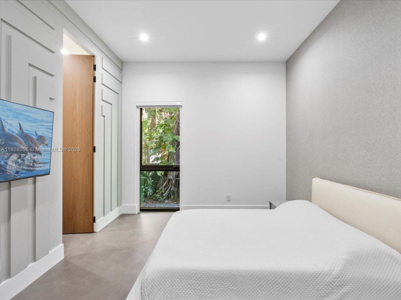 Spacious, unfurnished interior of a new home in , Miami (Image 23).