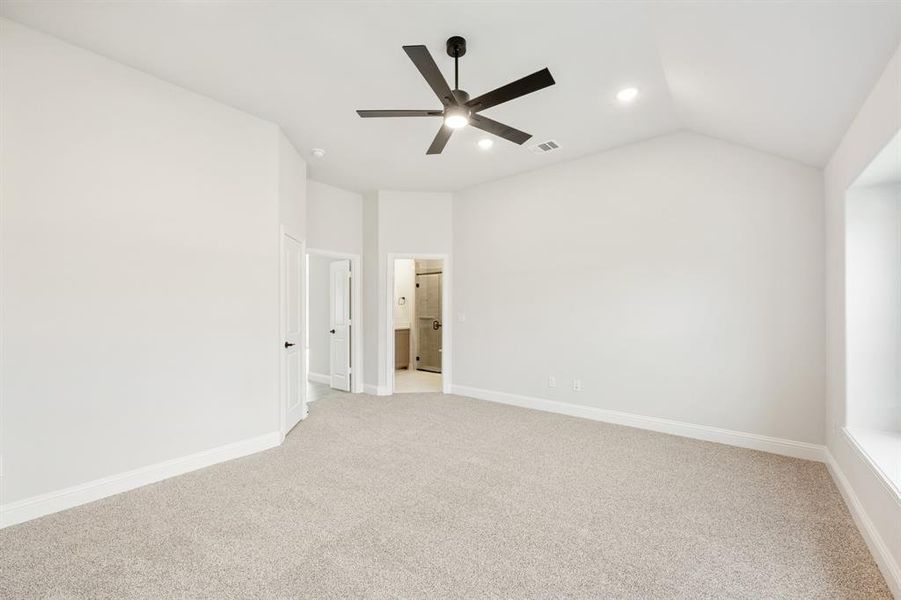 Spacious, unfurnished interior of a new home in Waverly Estates, Nevada (Image 19).