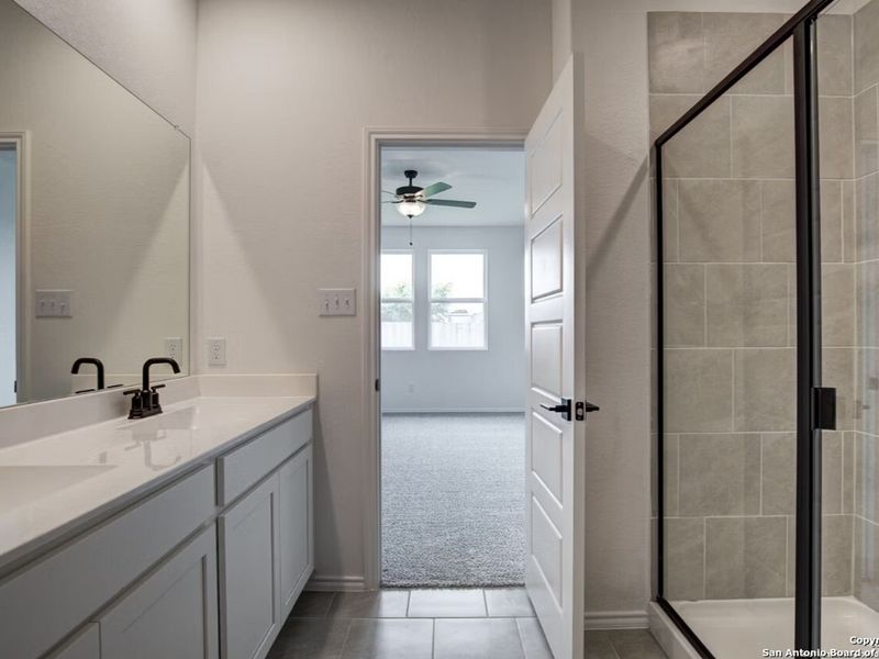 Furnished interior view inside a new home in Hannah Heights, Seguin (Image 6).