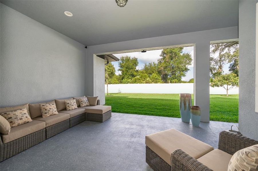Exterior details and patio area of a home in , St. Cloud (Image 3).