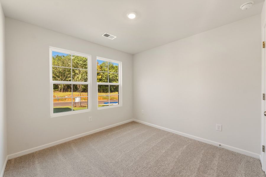 Spacious, unfurnished interior of a new home in Evergreen, Spartanburg (Image 11).