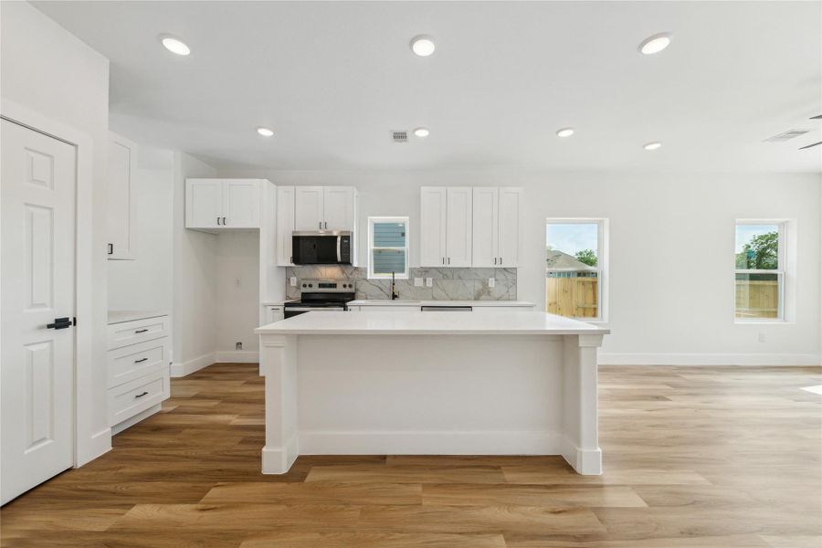 Furnished interior view inside a new home in , Santa Fe (Image 5).