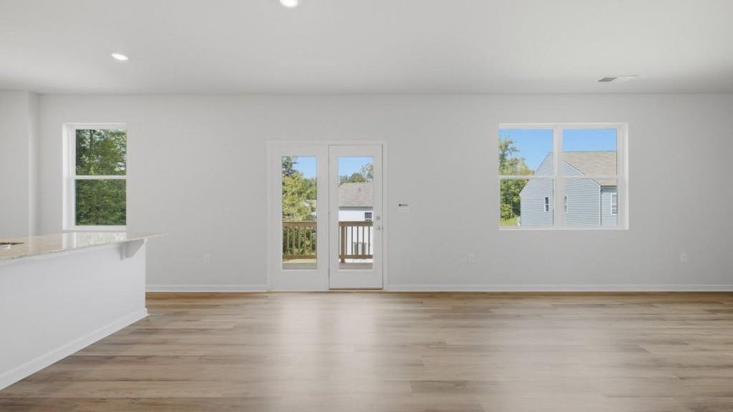 Spacious, unfurnished interior of a new home in Oakleigh Glen, Dallas (Image 14).