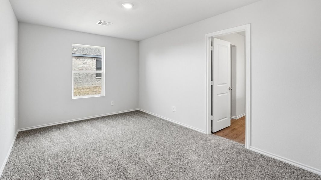 Representative unfurnished interior of a home built from the Atlanta by D.R. Horton in Asher Oaks, Bonham (Image 11).