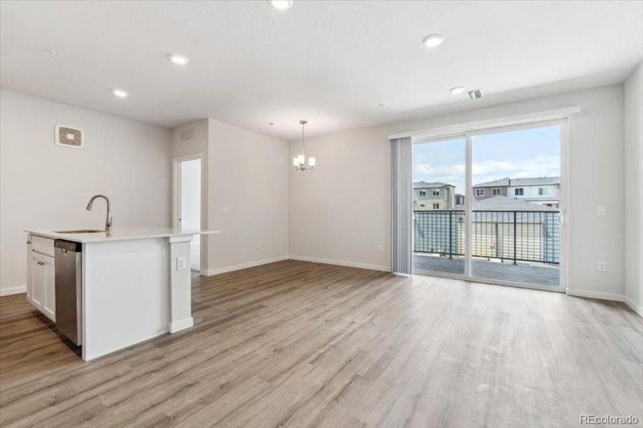 Spacious, unfurnished interior of a new home in Condo Collection at Grand Vue at Interlocken, Broomfield (Image 13).