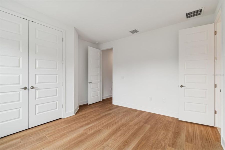 Spacious, unfurnished interior of a new home in , Tampa (Image 50).