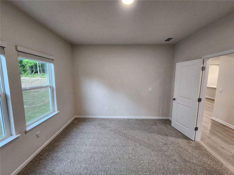 Spacious, unfurnished interior of a new home in The Oaks at Dawson, Dawsonville (Image 22). Spacious, unfurnished interior of a new home in The Oaks at Dawson, Dawsonville (Image 22).