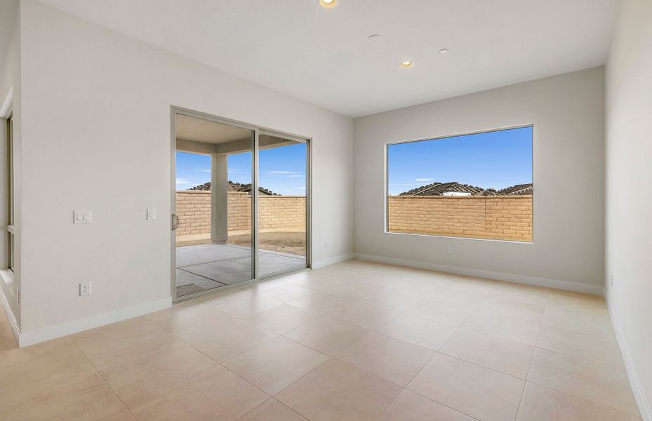 Spacious, unfurnished interior of a new home in Saguaro Reserve - Majesty, Marana (Image 29).