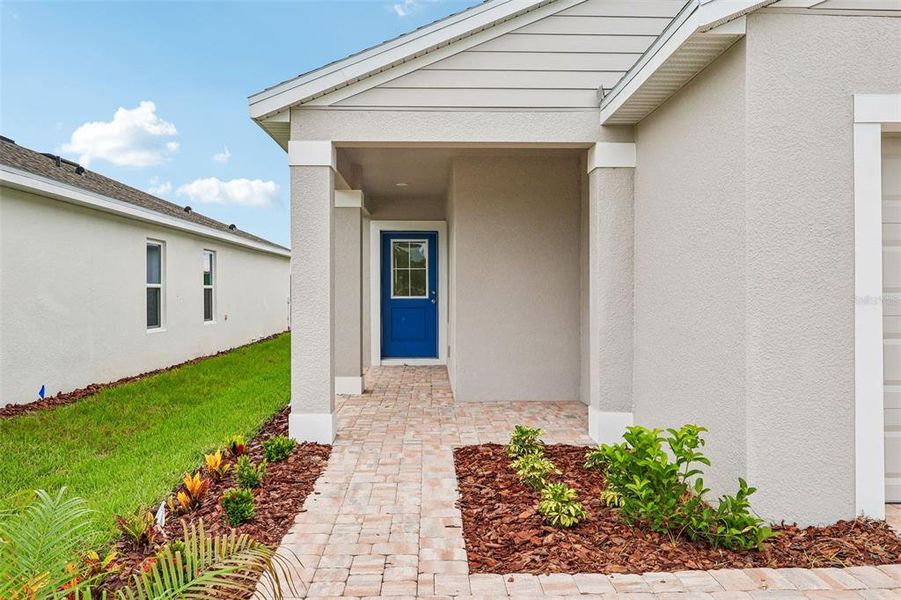 Exterior details and patio area of a home in Liberty Trace, Haines City (Image 3).