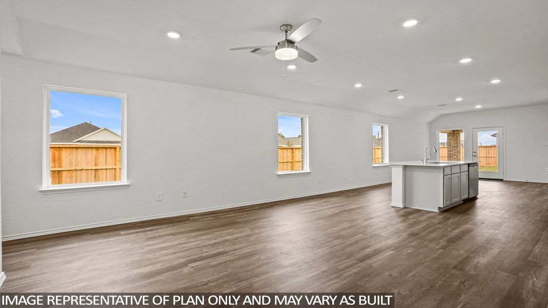 Spacious, unfurnished interior of a new home in Cypress Green, Tomball (Image 14).