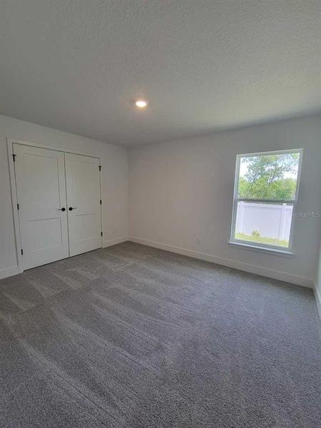 Spacious, unfurnished interior of a new home in , Ocala (Image 24).