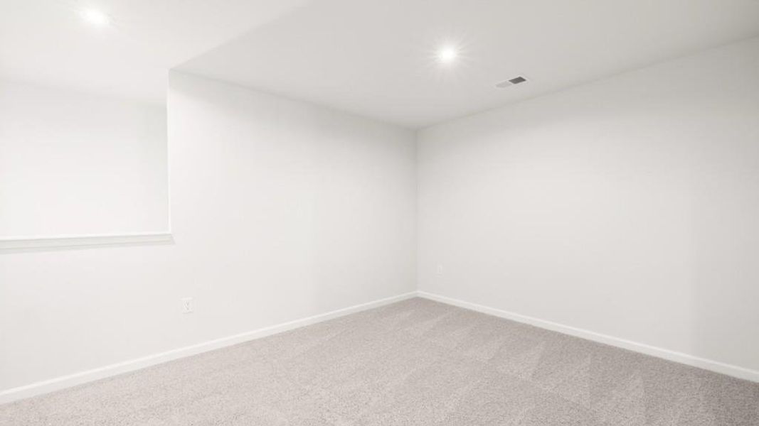 Spacious, unfurnished interior of a new home in Hughes Court, Dawsonville (Image 18).
