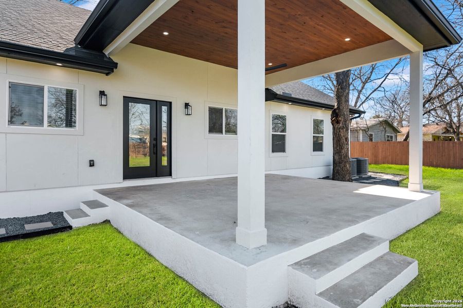 Exterior details and patio area of a home in , San Antonio (Image 27).