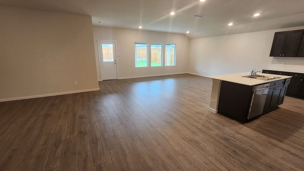 Spacious, unfurnished interior of a new home in Waverly Estates, Josephine (Image 11).