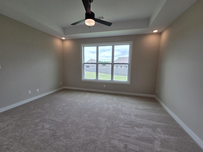 Spacious, unfurnished interior of a new home in Twin Oaks, Oakland (Image 22).