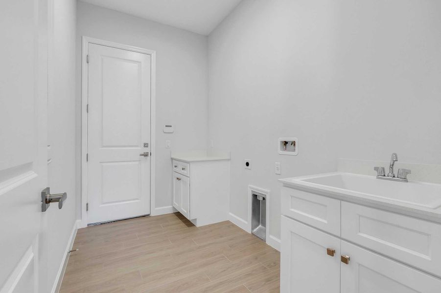 Image 33 of a home in Toscana.