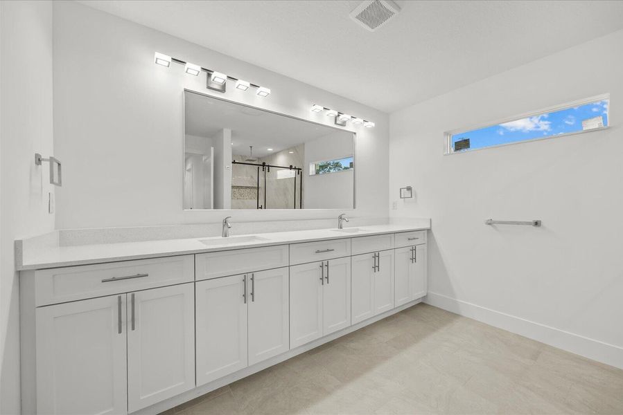 18-hag in-12 18-hag in-12