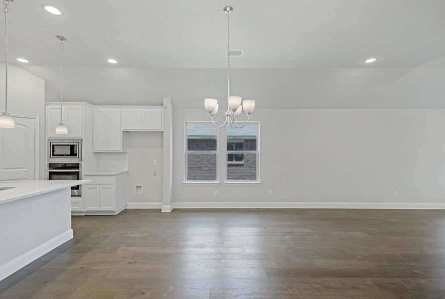 Representative unfurnished interior of a home built from the Rio Grande by UnionMain Homes in Elevon, Lavon (Image 26).