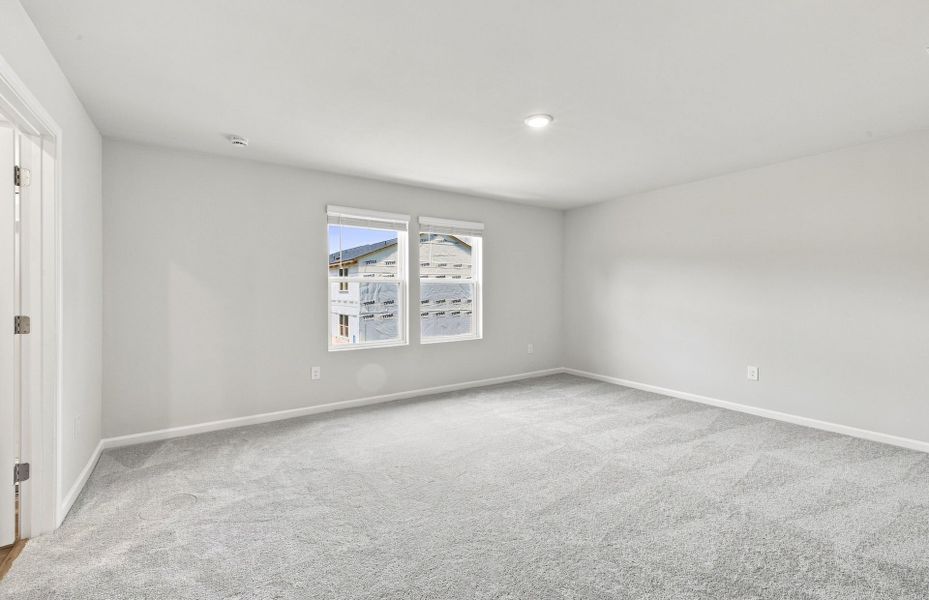Spacious, unfurnished interior of a new home in Westford, Sanford (Image 34).