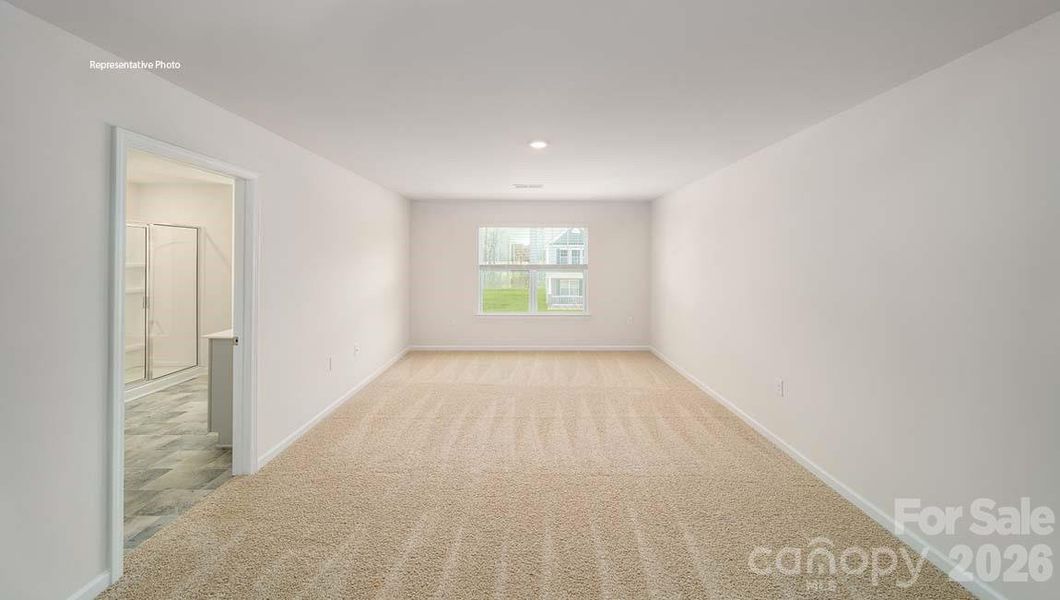 Spacious, unfurnished interior of a new home in Wallace Springs, Statesville (Image 26).