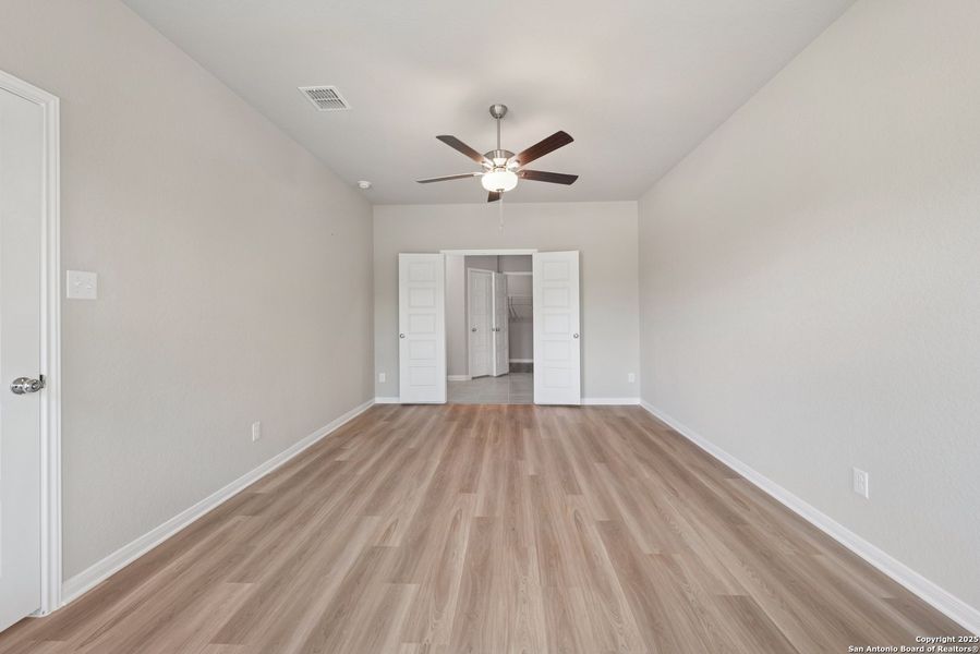 Spacious, unfurnished interior of a new home in Jordan's Ranch, San Antonio (Image 7). Spacious, unfurnished interior of a new home in Jordan's Ranch, San Antonio (Image 7).