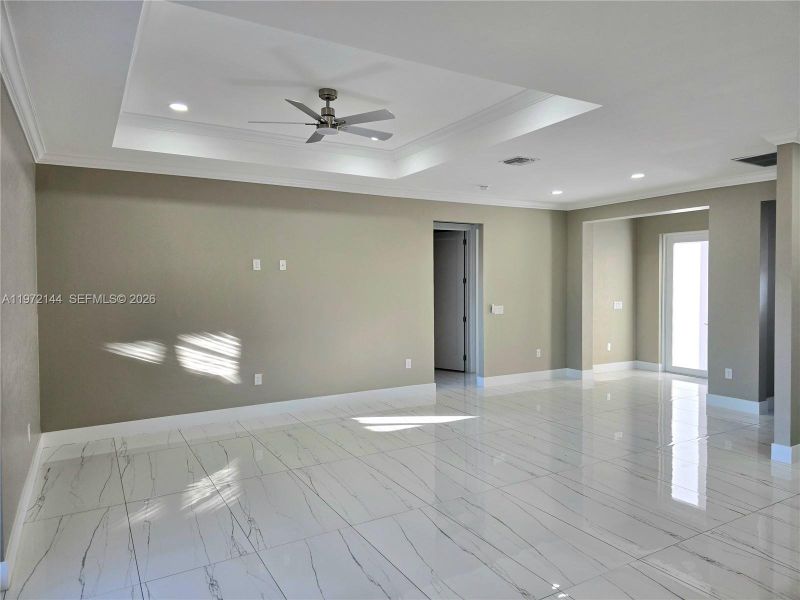 Spacious, unfurnished interior of a new home in , Lehigh Acres (Image 16).