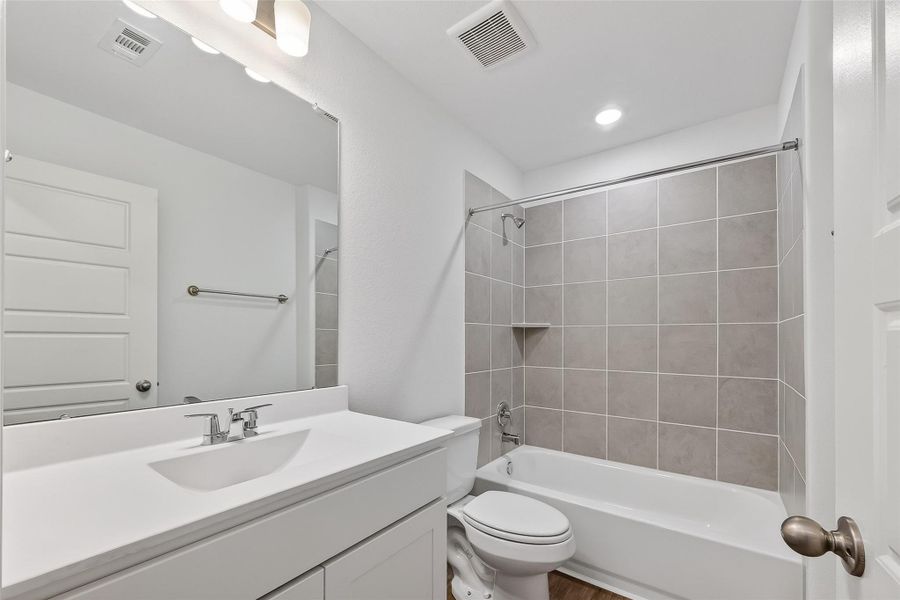 Furnished interior view inside a new home in Rollingbrook Estates, Baytown (Image 18).